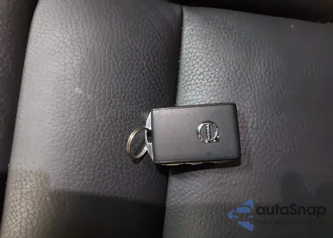 2023 Volvo Xc60 B5 Plus Bright Theme from USA, damaged, VIN YV4L12RN0P1378969